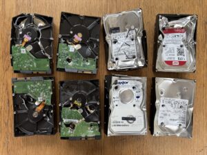 ハードディスクを物理破壊致します