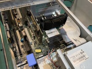 各部品をPC筐体に組み込み